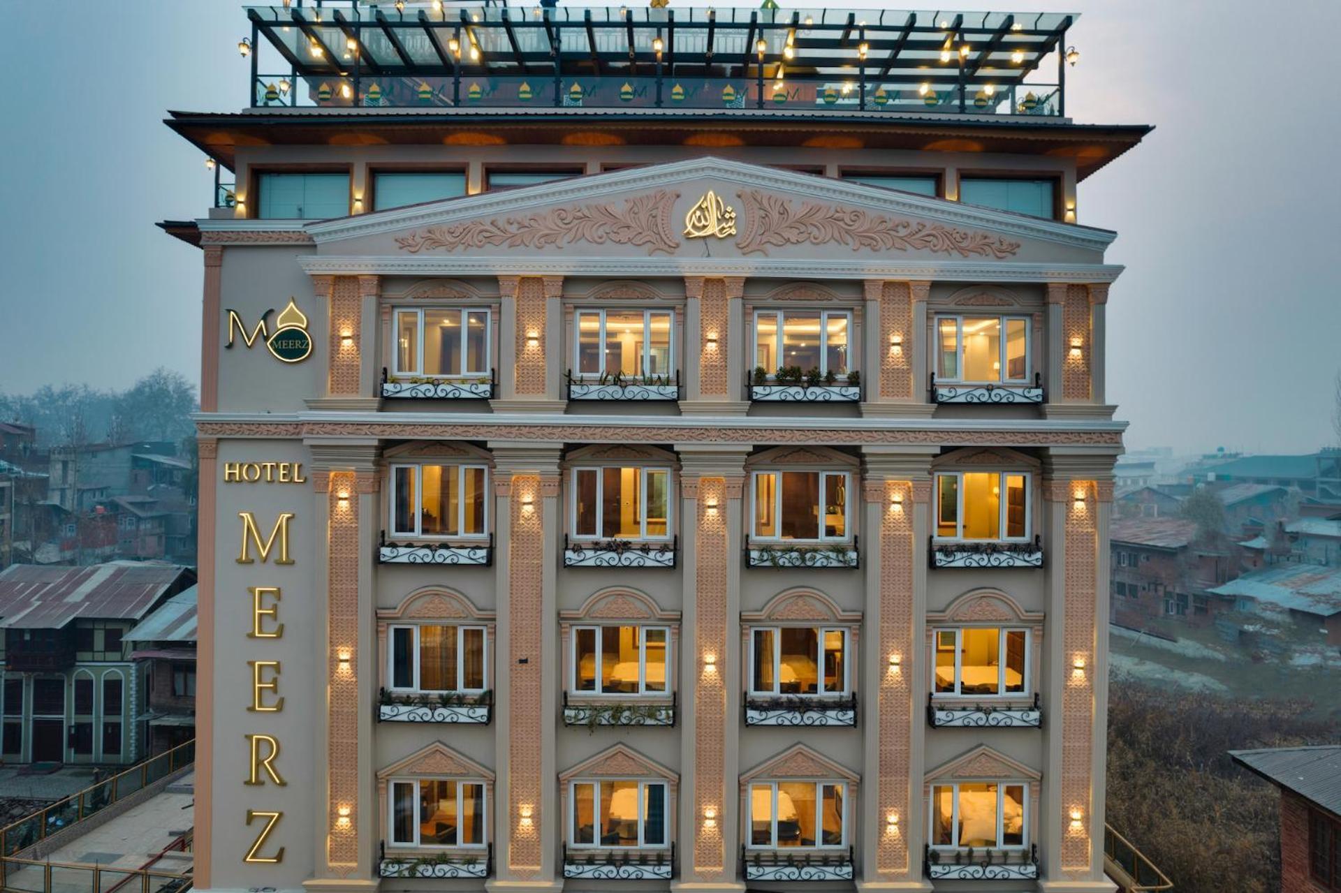 Hotel Meerz Srīnagar Екстериор снимка