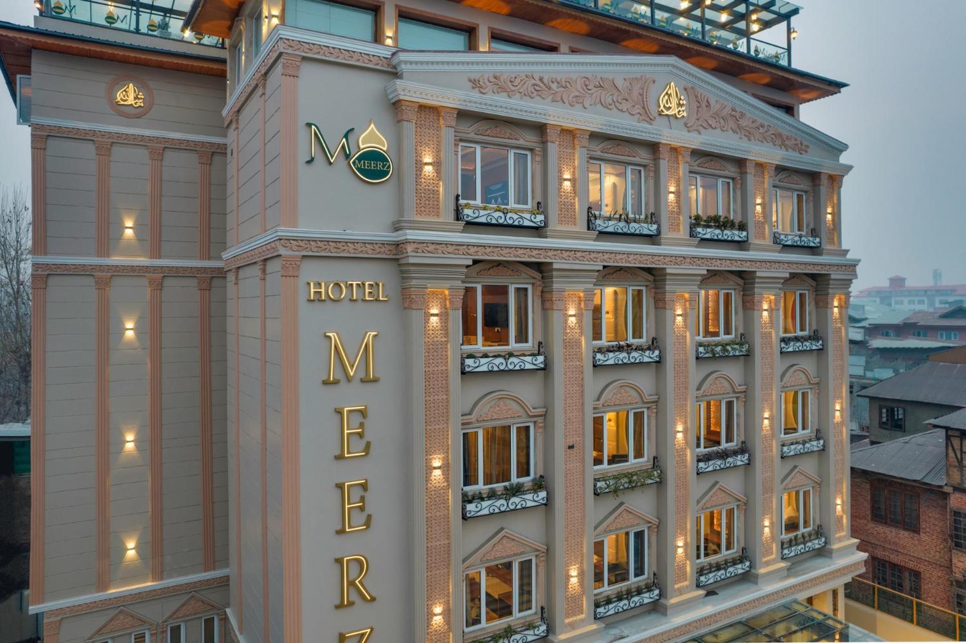 Hotel Meerz Srīnagar Екстериор снимка